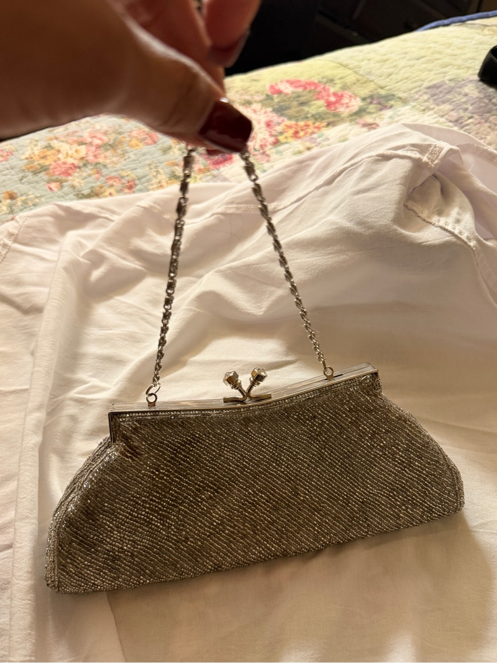 Lovely N.Y. Silver Beaded Metallic Kiss Lock Chain Strap Lined Women's Clutch